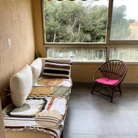 Alisier - T3 Avec Petite Vue Dans Le Domaine De La Coudouliere Mae-8301 公寓 *